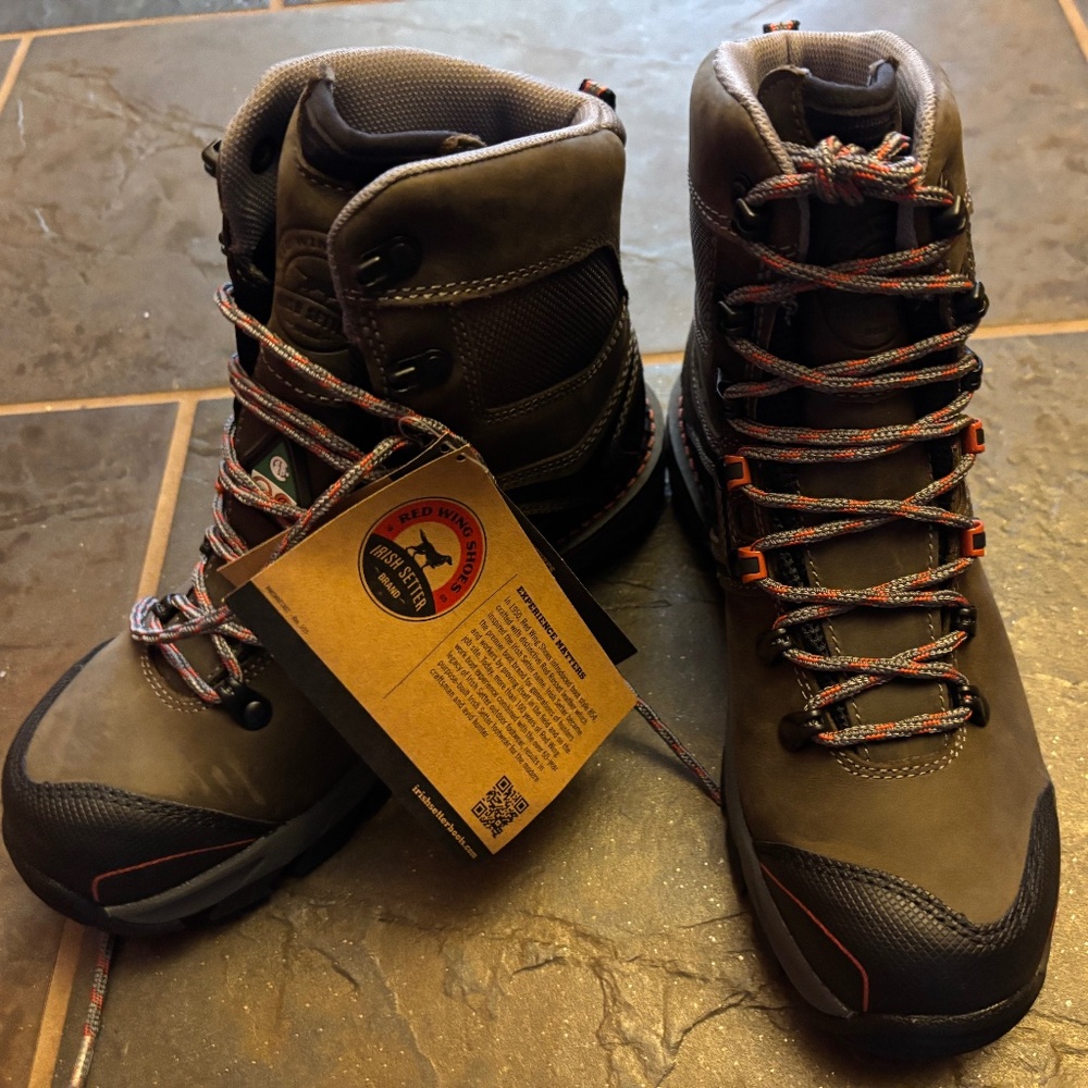 Women’s Red Wing Irish Setter safety toe work boot-new. Size 6.5